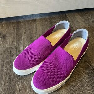 NWOT Dearfoams Purple Women's Sneakers